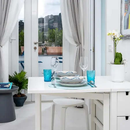 Apartment A 10 Passi Capri